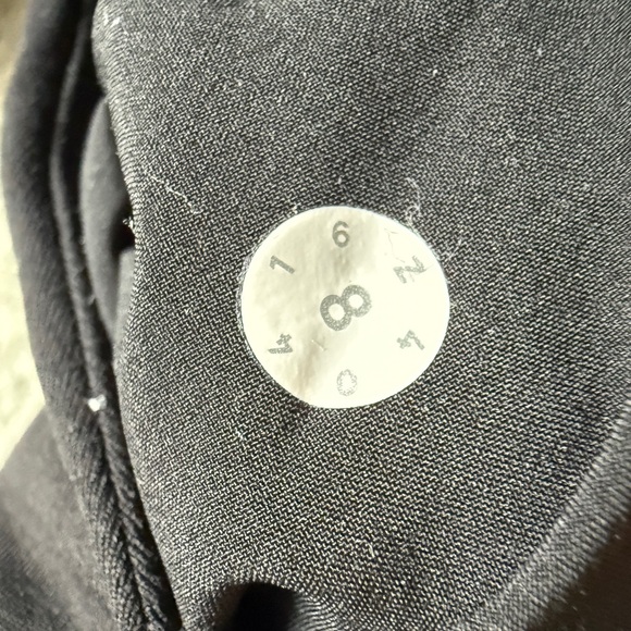 Lululemon On the Fly Black Luxtreme Womens Pants - Size 8 - Picture 6 of 7